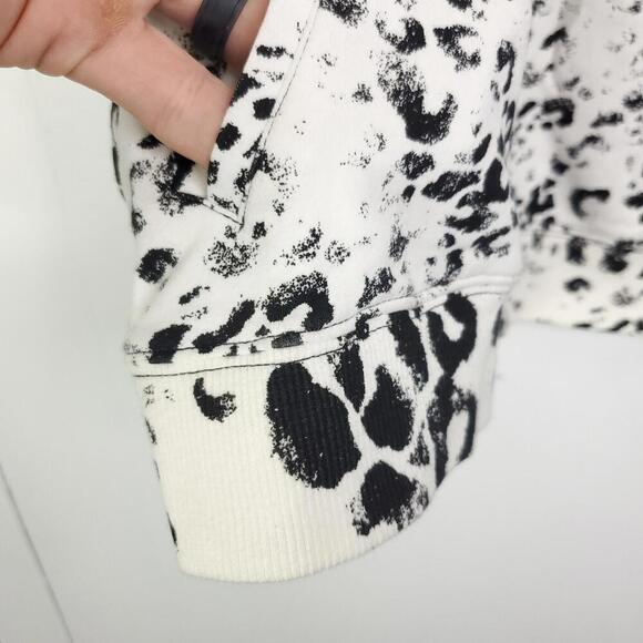 Chicos Jacket Womens S Full Zip Zenergy Athleisure Casual Weekend Exotic Animal - Picture 5 of 9